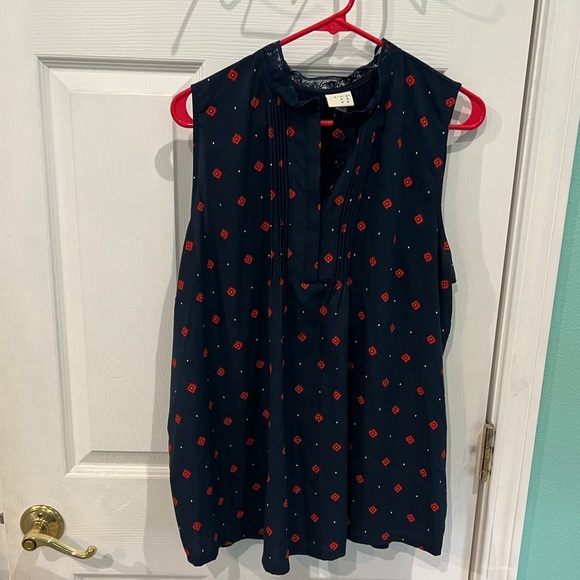 Navy and red mixed material shell. New but no tags. Size XXL - Picture 1 of 3